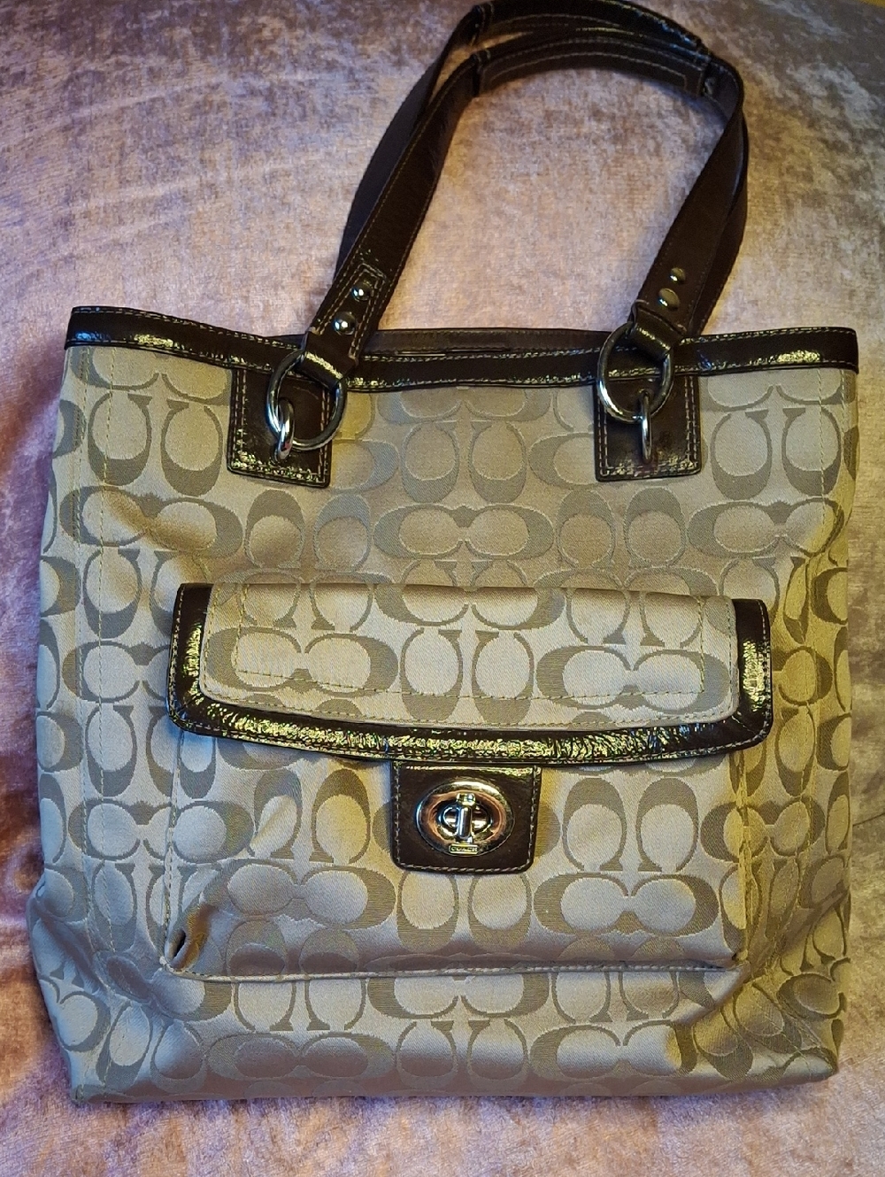 COACH PENELOPE Signature Beige Turnlock Tote Bag See Description